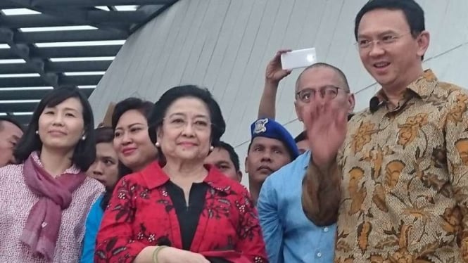 Ahok bersama Megawati dan istri
