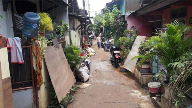 Kondisi permukiman warga di Cipinang Melayu usai direndam banjir setinggi 1,5 meter, Kamis (23/2/2017). 