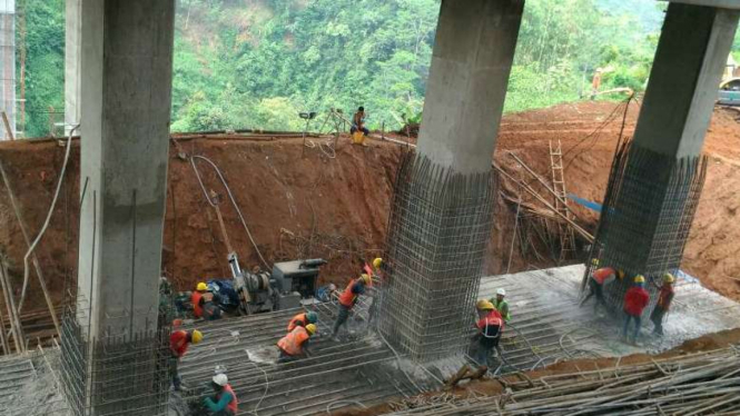 Perbaikan Jembatan Cisomang