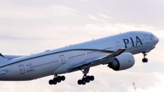 Pesawat Pakistan Airlines.