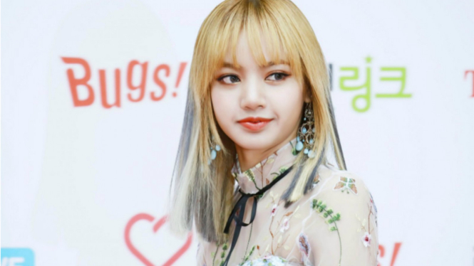 Tiba di Indonesia, Senyum Lisa Blackpink Bikin Meleleh