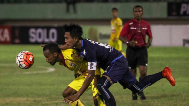 Laga Arema FC vs Sriwijaya FC dipimpin wasit Abdul Rahman Salasa.