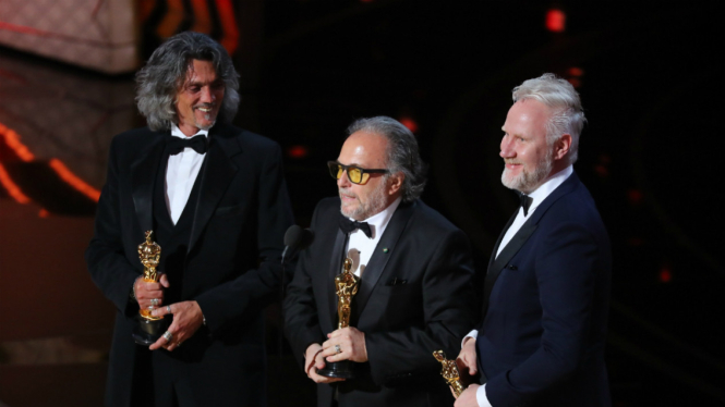 Pemenang Tata Rias dan Rambut Terbaik Oscar 2017, Alessandro Bertolazzi, Giorgio Gregorini dan Christopher Nelson lewat film Suicide Squad.