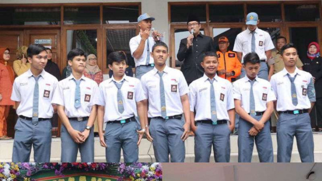 Wali Kota Bandung, Ridwan Kamil, mendatangi SMA Negeri 6 Bandung pada Selasa, 28 Februari 2017.