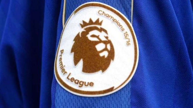 Logo Premier League di lengan jersey tim
