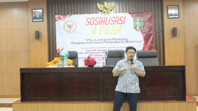 Afnan Hadikusumo mengisi materi dalam Sosialisasi Empat Pilar Kebangsaan.