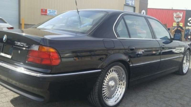 BMW 750iL yang pernah jadi milik Tupac Shakur.