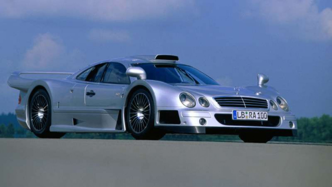 Mercedes-AMG CLK GTR.