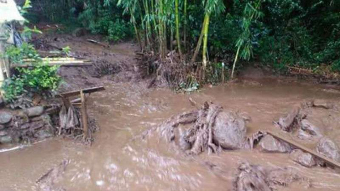 Banjir bandang di Kabupaten Kendal, Jawa Tengah, pada Senin, 27 Februari 2017.