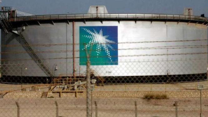 Tangki minyak di markas Saudi Aramco