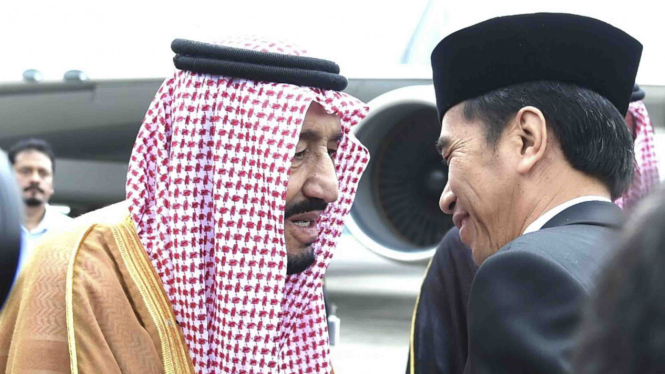 Presiden Jokowi Sambut Kedatangan Raja Salman