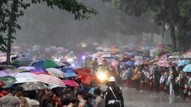 Hujan di Bogor.