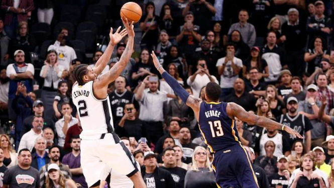 Pertandingan NBA antara San Antonio Spurs melawan Indiana Pacers di AT&T Center