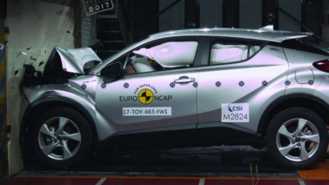 Uji tabrak Toyota C-HR