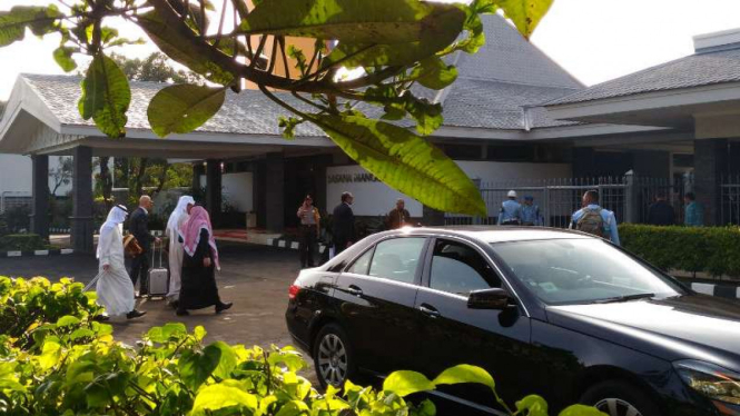 Rombongan Raja Salman di Bandara Halim Perdanakusuma, Jakarta