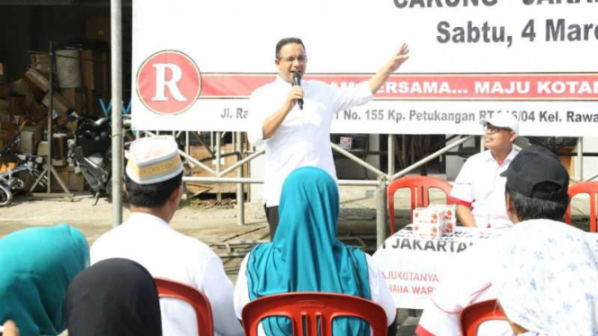 Calon gubernur DKI Jakarta Anies Baswedan di Rawa Terate, Jakarta Timur