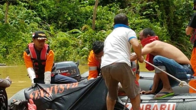 Jasad warga Sumatera Barat terseret hingga ke perbatasan Riau.