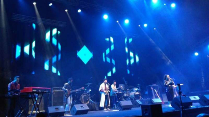 Lagu Indonesia legendaris