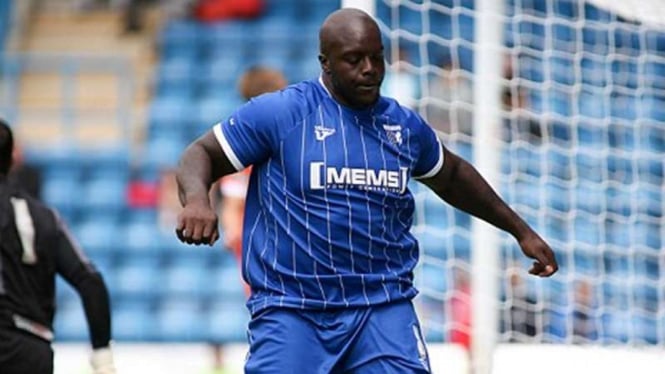 Striker Wycombe Wanderers, Adebayo Akinfenwa