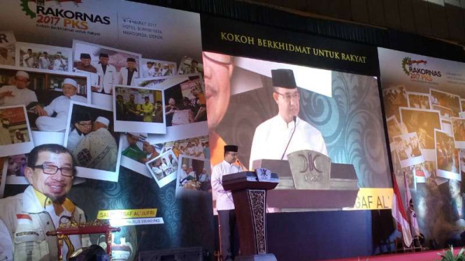 Calon gubernur DKI Jakarta, Anies Baswedan, menghadiri Rapat Koordinasi Nasional PKS di Hotel Bumi Wiyata, Depok, Jawa Barat, pada Senin, 6 Maret 2017.