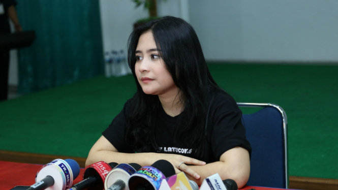 Prilly Latuconsina