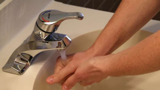 Tips Hilangkan Bau Amis Membandel di Tangan