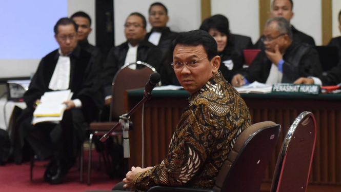 Basuki Tjahaja Purnama alias Ahok di ruang sidang PN Jakarta Utara.