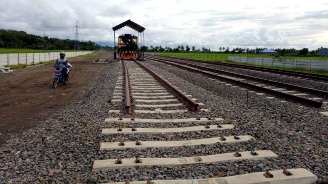 President Jokowi Inaugurates First Trans Sulawesi Railway