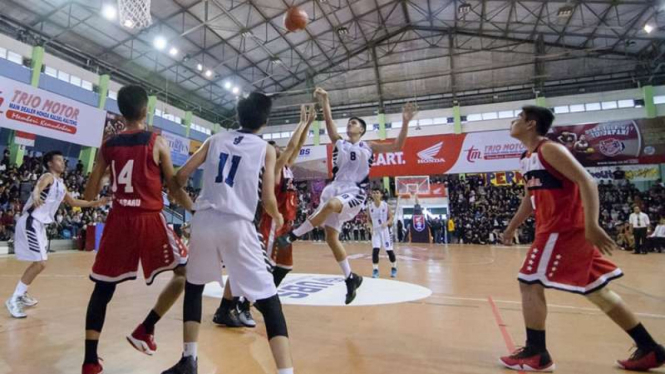 Ilustrasi pertandingan basket antarpelajar