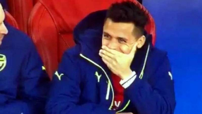 Striker Arsenal, Alexis Sanchez menertawakan kekalahan timnya atas Bayern Munich