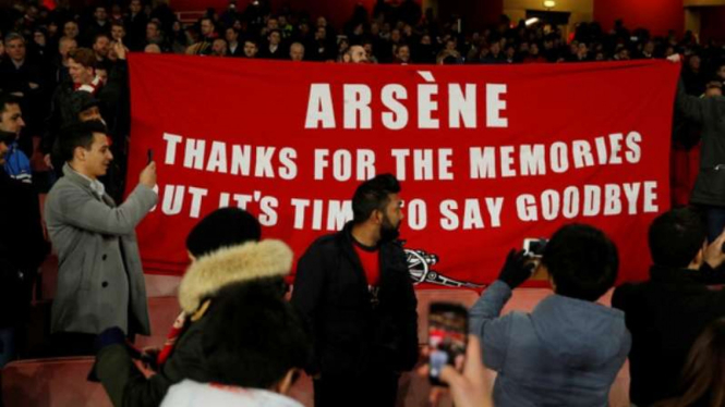 Fans Arsenal desak Arsene Wenger mundur sebagai manajer