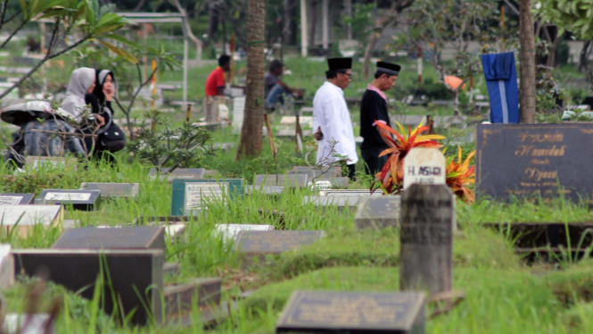 DKI Jakarta 100 Milyar Untuk Tata Lahan Pemakaman