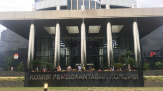 KPK Tahan 3 Tersangka Suap Pejabat Kejati Bengkulu 
