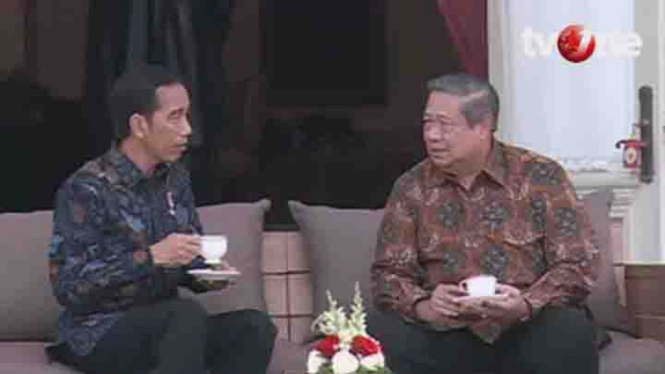 Presiden Joko Widodo bertemu dengan Presiden ke-6 Susilo Bambang Yudhoyono di Istana Merdeka, 9 Maret 2017.