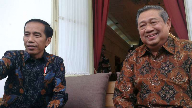 Presiden ke-6 Susilo Bambang Yudhoyono bersamaPresiden Jokowi.