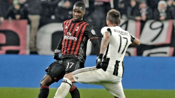 Pertandingan AC Milan melawan Juventus