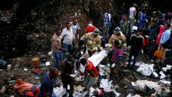 Gunung Sampah runtuh di Ethiopia.