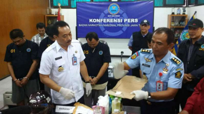 BNN Provinsi Jawa Tengah melakukan gelar perkara upaya penyelundupan sabu-sabu ke Lapas Nusakambangan di Semarang pada Selasa, 15 Maret 2017.