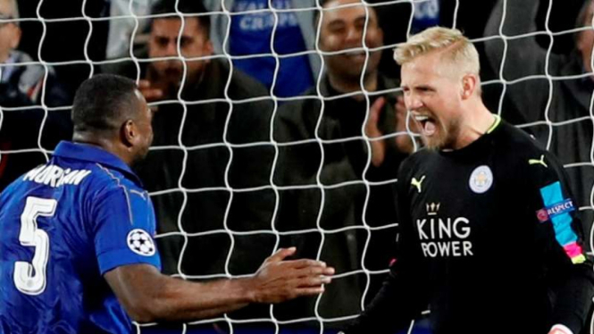 Pemain Leicester City rayakan kemenangan kontra Sevilla