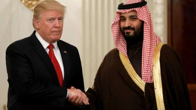 Donald Trump dan Wakil Putra Mahkota yang juga menjabat Menteri Pertahanan Arab Saudi, Mohammed bin Salman, saat bertemu di Gedung Putih 14 Maret 2017.