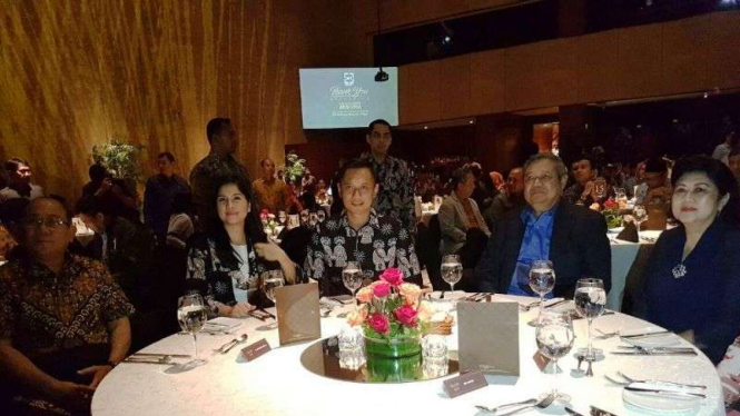 Agus Yudhoyono bersama keluarga saat gathering dengan relawan.