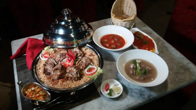 Menu hidangan rombongan Raja Salman di Al Zein Restaurant and Cafe.