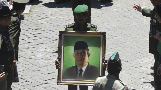 Pemberangkatan Jenazah Hasyim Muzadi