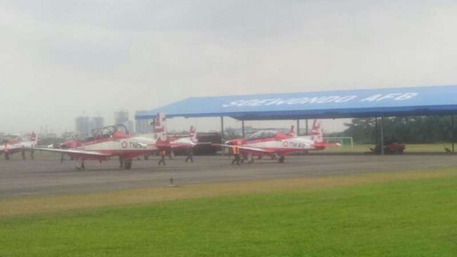 Jupiter Aerobatic Team saat tiba di Lanud Soewondo, Medan