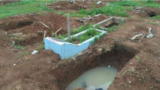 Ratusan Makam Angker di Tangerang Dibongkar untuk Rel Kereta