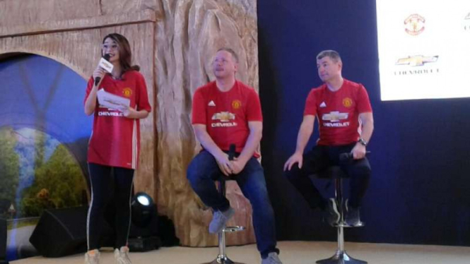 Legenda Manchester United, Denis Irwin dan David May