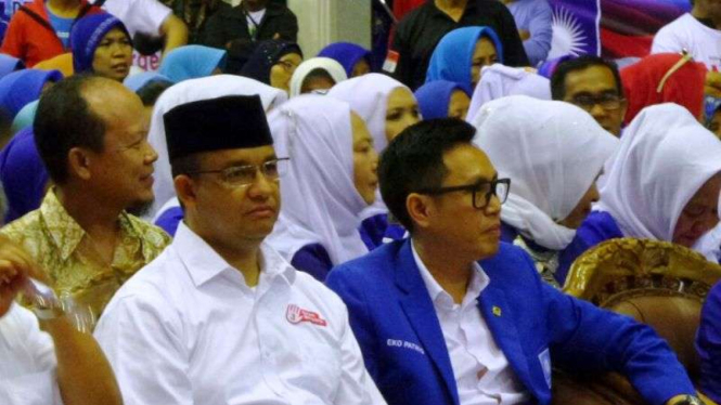Anies Baswedan bersama Ketua DPW PAN DKI Jakarta Eko 'Patrio' Hendro Purnomo.