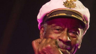 Musisi Legendaris Chuck Berry Meninggal Dunia