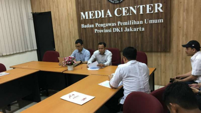 Tim Anies-Sandi  laporkan CEO lembaga survei SMRC Saiful Mujani.