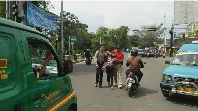 Kepolisian Depok mengamankan salah seorang diduga provokator untuk aksi sweeping angkot agar tidak beroperasi di ruas jalan Depok-Bogor, Selasa (21/3/2017)